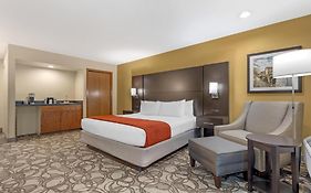 Best Western Plus Plaza By The Green